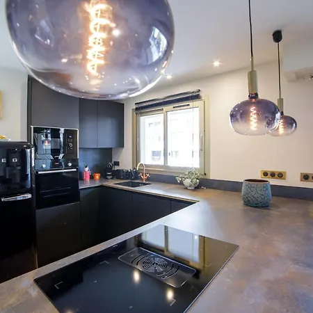 Private In The Center Of Les Pins Parallel To The Seafront Appartement